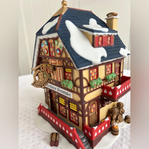 Department 56 “Altstadter Beerhouse” - Picture 5 of 7
